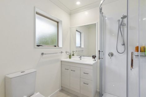 Photo of property in 25 Crown Hill, Paraparaumu, 5032