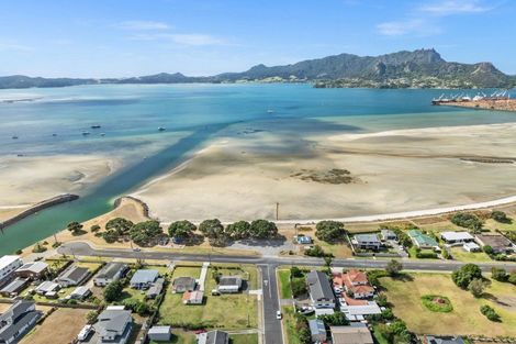 Photo of property in 2a Finch Street, One Tree Point, 0118