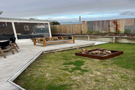 Photo of property in 6 Brown Terrace, Foxton Beach, Foxton, 4815