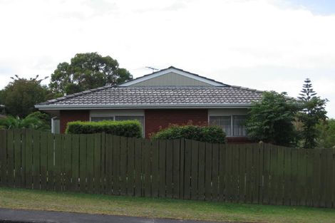 Photo of property in 4 Butterworth Drive, Glendene, Auckland, 0602