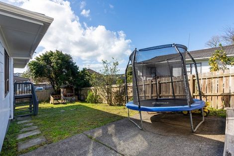 Photo of property in 2/16 Caribbean Drive, Unsworth Heights, Auckland, 0632
