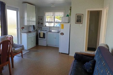 Photo of property in 11 Second Avenue, Urenui, 4377