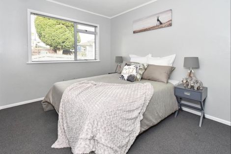 Photo of property in 3 Hobart Crescent, Wattle Downs, Auckland, 2103