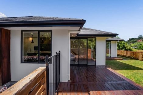 Photo of property in 8 Matau Lane, Ferndale, New Plymouth, 4310