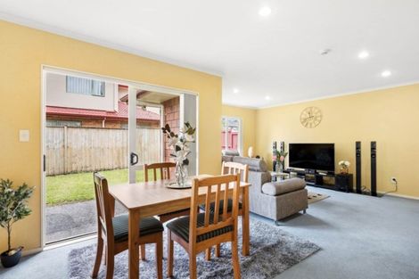 Photo of property in 12 Franshell Crescent, East Tamaki, Auckland, 2013
