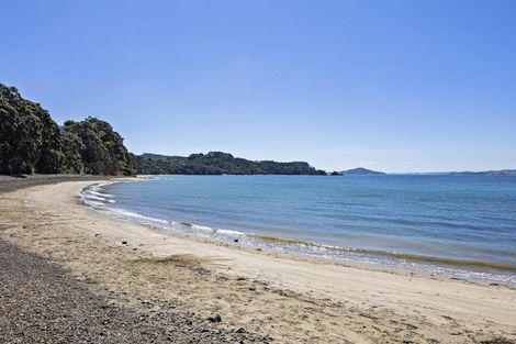 Photo of property in 127 Howard Road, Orere Point, 2585