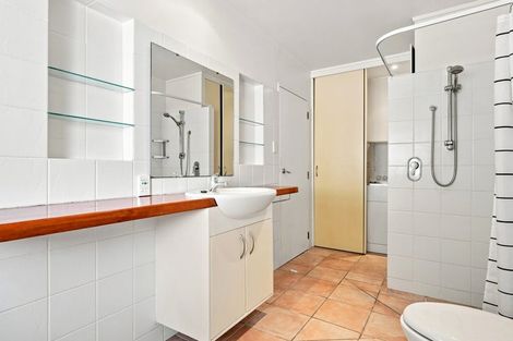 Photo of property in 1/11 Saddleback Rise, Murrays Bay, Auckland, 0630