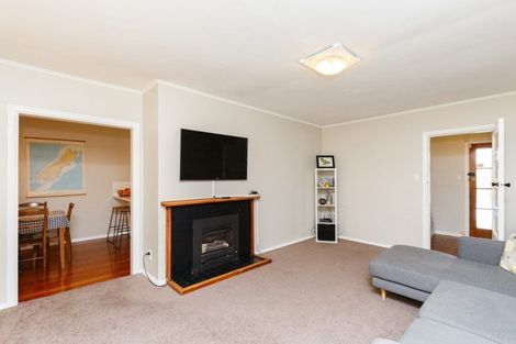 Photo of property in 3 Wharenui Terrace, Roslyn, Palmerston North, 4414
