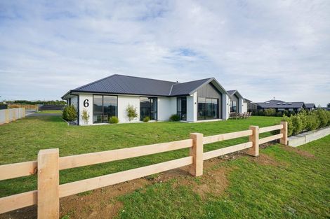 Photo of property in 6 Chatham Rise, Seaward Bush, Invercargill, 9812