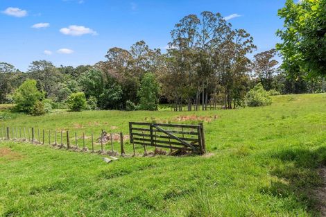 Photo of property in 3 Daphne Harden Lane, Paremoremo, Auckland, 0632