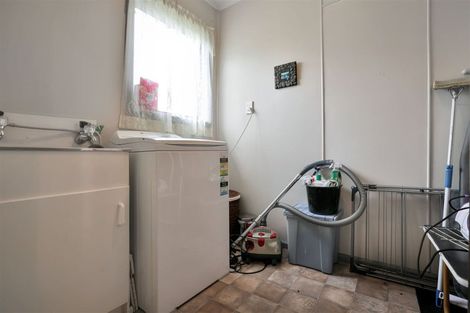 Photo of property in 98 Mcmurdo Street, Tinwald, Ashburton, 7700