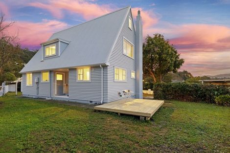 Photo of property in 117 Horoeka Street, Stokes Valley, Lower Hutt, 5019