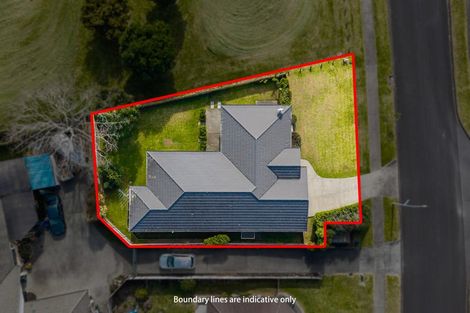 Photo of property in 13 Glenross Drive, Wattle Downs, Auckland, 2103