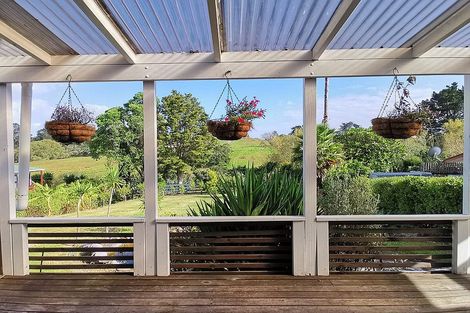 Photo of property in 9 Whaka Street, Maungaturoto, 0520