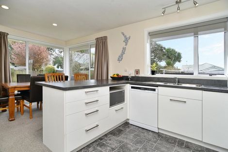 Photo of property in 2/97 Roberta Drive, Somerfield, Christchurch, 8024