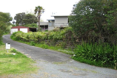 Photo of property in 1/1 Alison Avenue, Herald Island, Auckland, 0618