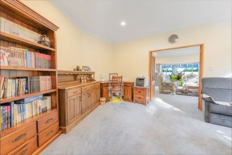 Photo of property in 26 Witbrock Crescent, Burnside, Christchurch, 8053