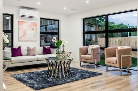 Photo of property in 11 Tawapou Close, Massey, Auckland, 0614