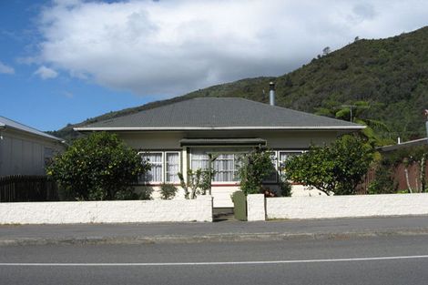 Photo of property in 10 Nelson Square, Picton, 7220