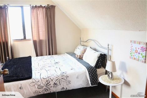 Photo of property in 1/23 Sungrove Rise, Sunnyvale, Auckland, 0612