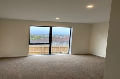 Photo of property in 66c Chivalry Road, Glenfield, Auckland, 0629