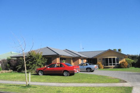 Photo of property in 6 Waipuna Place, Rototuna, Hamilton, 3210