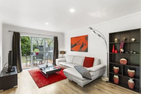 Photo of property in 1/351 West Coast Road, Glen Eden, Auckland, 0602