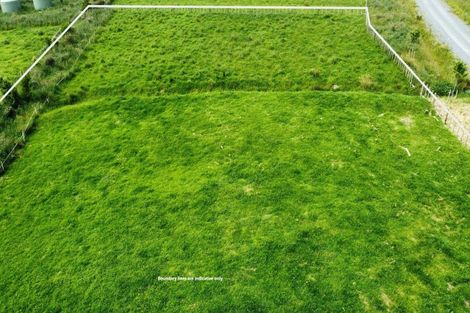 Photo of property in 13 Robertson Close, Manakau, 5583