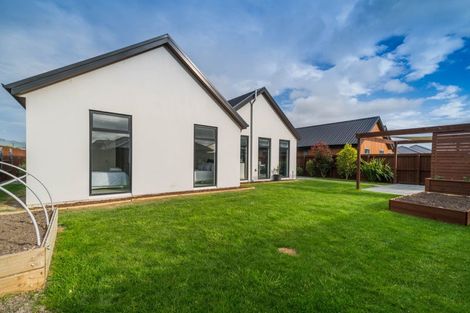 Photo of property in 21 Meyer Crescent, Halswell, Christchurch, 8025