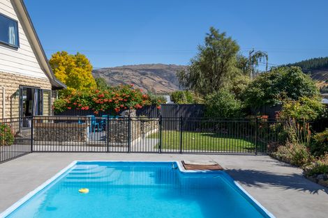 Photo of property in 17 Dunstan Street, Clyde, 9330