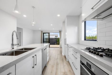 Photo of property in 2 Lords Way, Silverdale, 0932