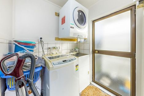 Photo of property in 1/12 Silver Creek Road, Weymouth, Auckland, 2103