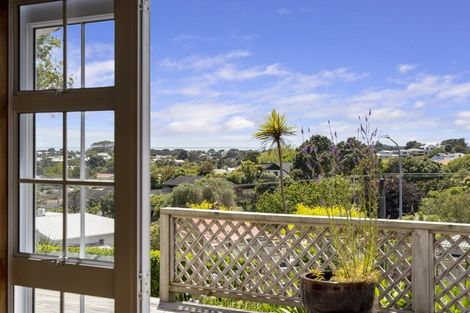 Photo of property in 88 Mangorei Road, Strandon, New Plymouth, 4312