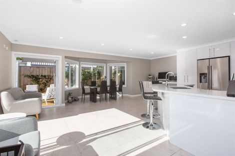 Photo of property in 49 Golf Road, Paraparaumu Beach, Paraparaumu, 5032