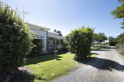 Photo of property in 129 Rangiuru Road, Otaki Beach, Otaki, 5512