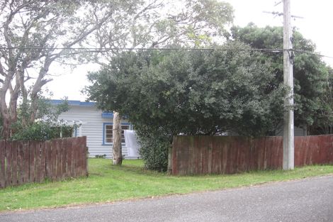 Photo of property in 33 Forest Road, Raumati South, Paraparaumu, 5032