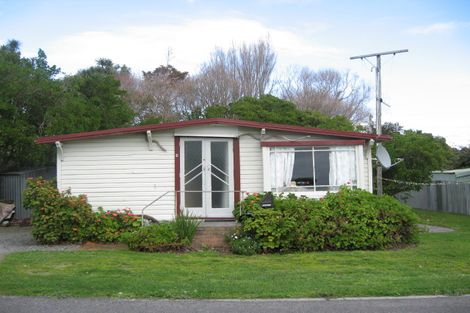 Photo of property in 4 Wellwood Terrace, Te Awanga, 4102