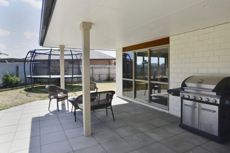 Photo of property in 13 Austin Reid Avenue, Carterton, 5713