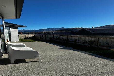 Photo of property in 18 Coopworth Road, Jacks Point, 9371