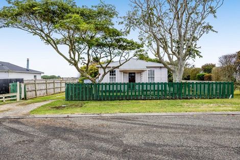 Photo of property in 604 Haowhenua Place, Hawera, 4674