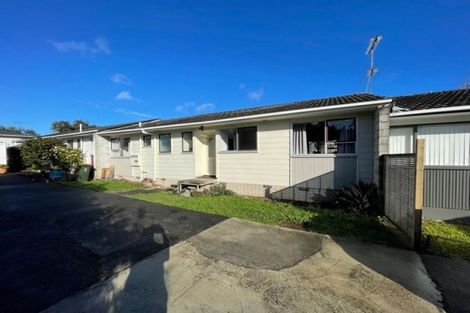 Photo of property in 2/63 Archmillen Avenue, Pakuranga Heights, Auckland, 2010