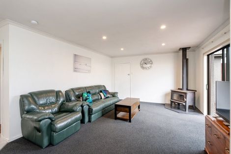 Photo of property in 44 Ocean Beach Road, Bluff, 9814