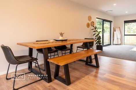 Photo of property in 2 Nikau Lane, Timberlea, Upper Hutt, 5018