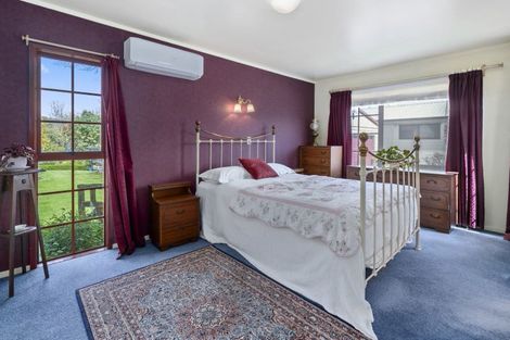 Photo of property in 19 Gibbs Place, Kinloch, Taupo, 3377