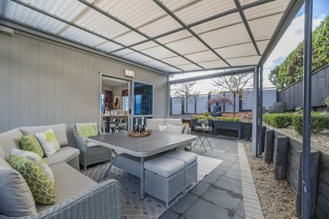 Photo of property in 53 Ina Ville Drive, Pukekohe, 2120