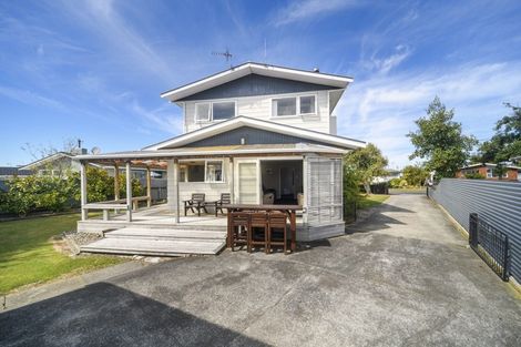 Photo of property in 19 Abraham Crescent, Milson, Palmerston North, 4414