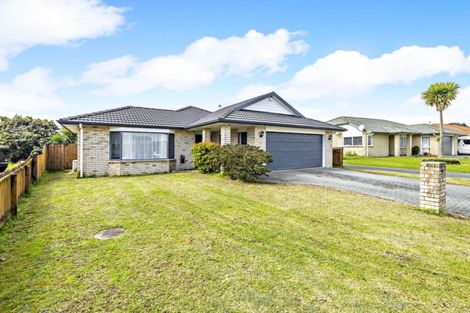 Photo of property in 23 Pitt Avenue, Clendon Park, Auckland, 2103