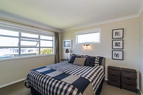 Photo of property in 1 Lomita Road, Johnsonville, Wellington, 6037