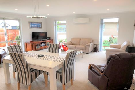 Photo of property in 51 Silver Springs Boulevard, Mosgiel, 9024