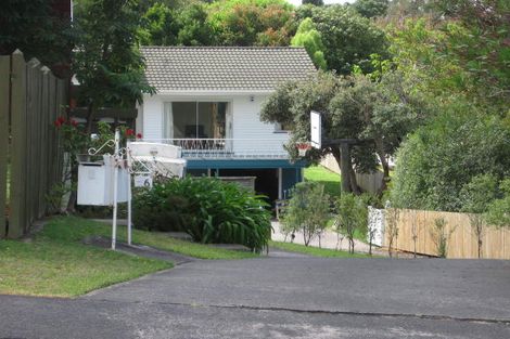 Photo of property in 1/6 Butterworth Drive, Glendene, Auckland, 0602